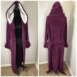 Victoria Secret Purple Plush Hooded Short Robe Size Large